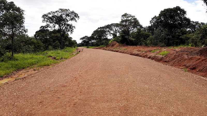 KANSANJIKU小型水力发电站进场道路（赞比亚）