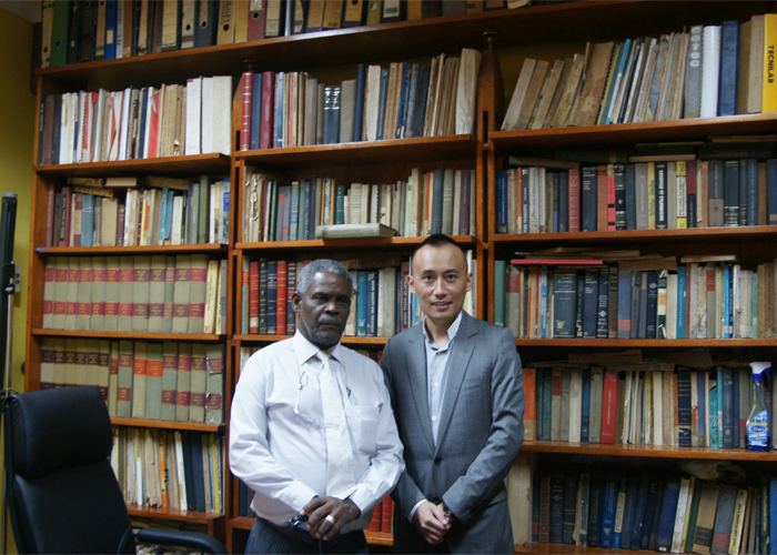 安哥拉国家市政局局长会见董事长陈家重